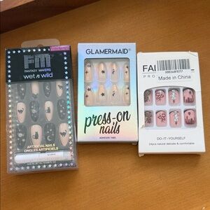 Wet n Wild Press-on Nails (set of 3)